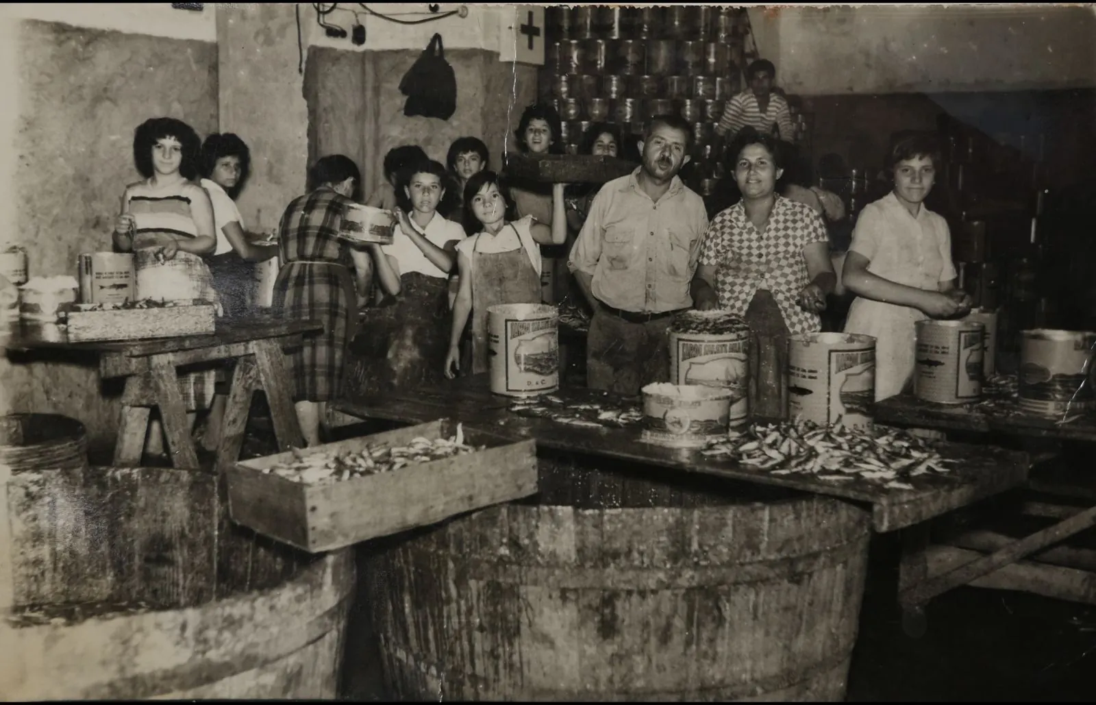 La lavorazione storica delle acciughe a Sciacca